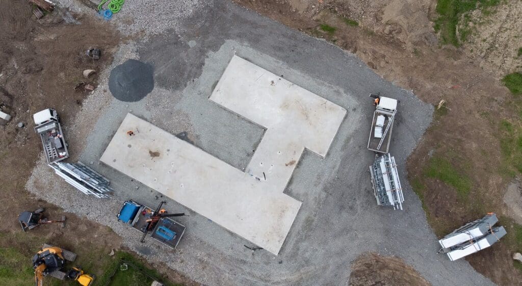 H-shaped concrete base ready for Shanette steel frames